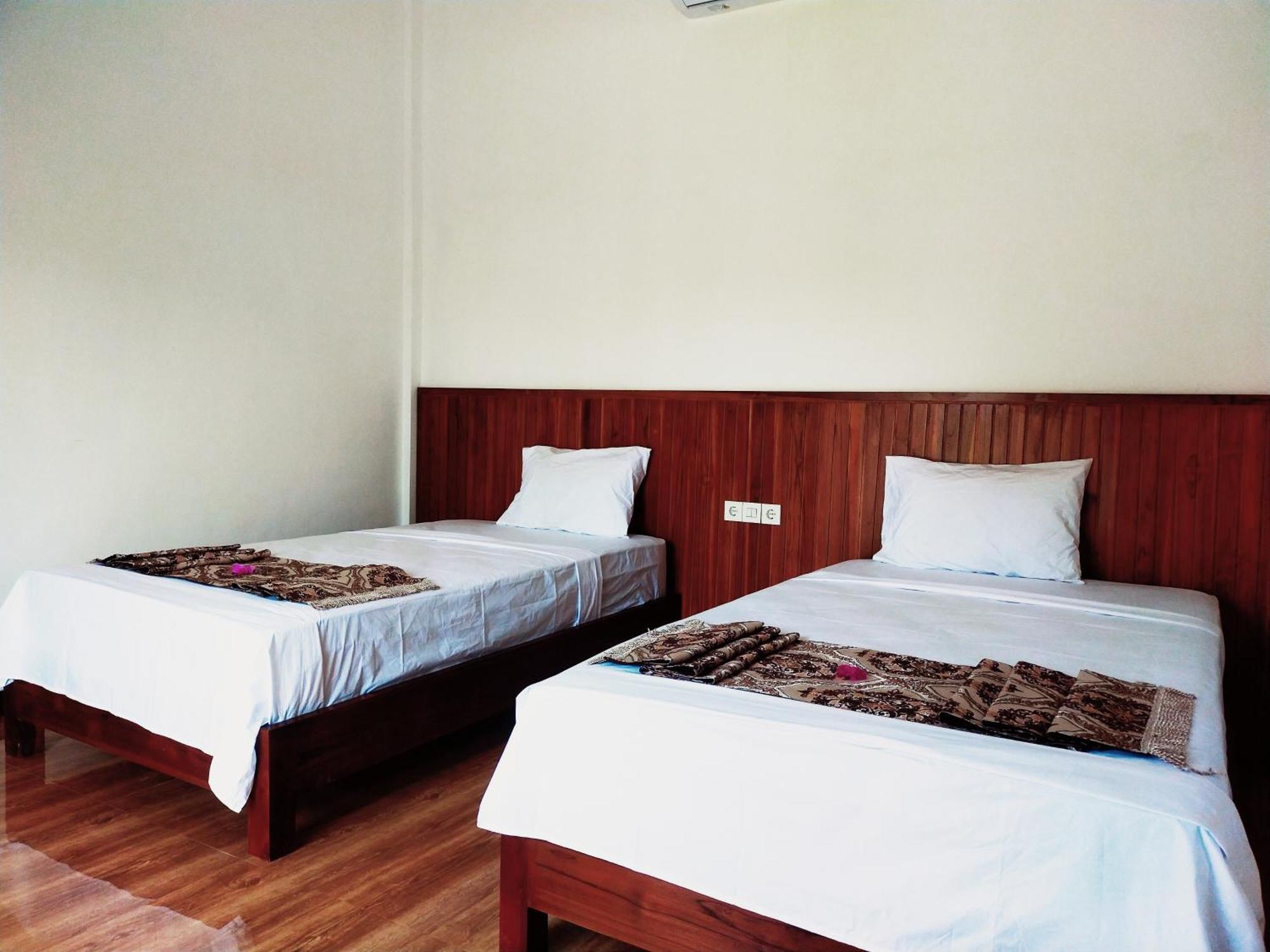 The Local Are Guling Villa Kuta  Room photo